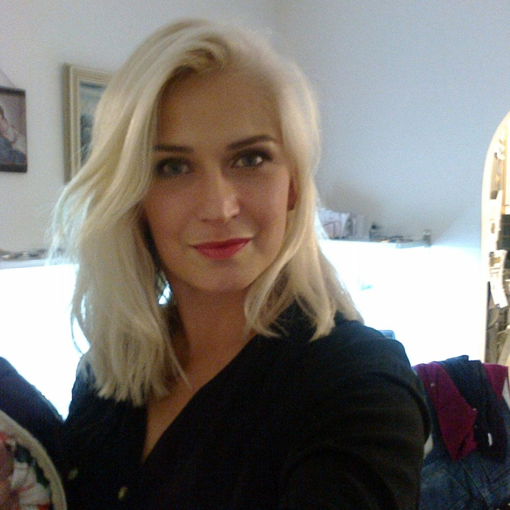 Kadeřnice Nora Bosner v salonu na Václavském náměstí v Praze 1